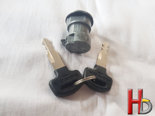 slot met sleutels kuipvak of tank deksel GL1500