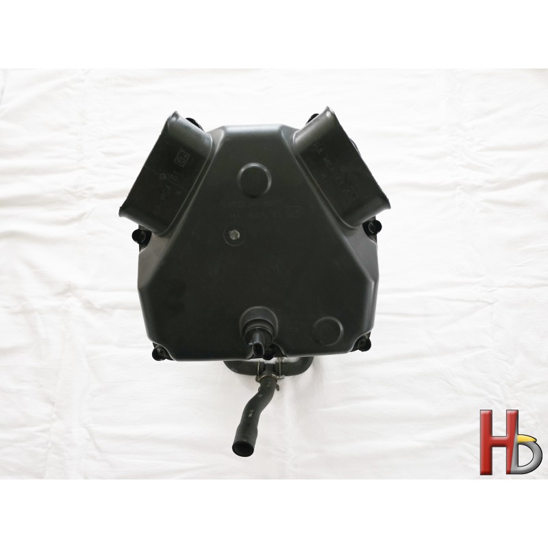 Air cleaner case and cover Goldwing GL1800